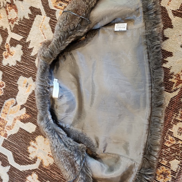 Filou & Friends Faux Fur Vest - Picture 4 of 6